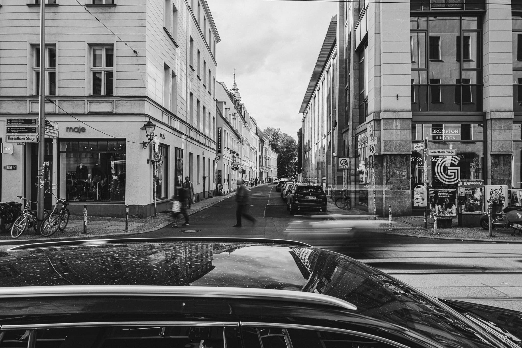 photograph in berlin, shot on NIKON F3 HP with NIKKOR 50MM F/1.4, ILFORD HP5 PLUS 400