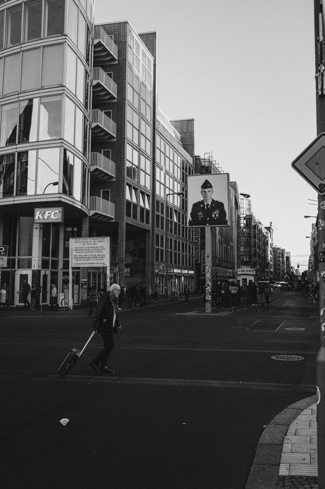 photograph in berlin, shot on NIKON F3 HP with NIKKOR 50MM F/1.4, ILFORD HP5 PLUS 400
