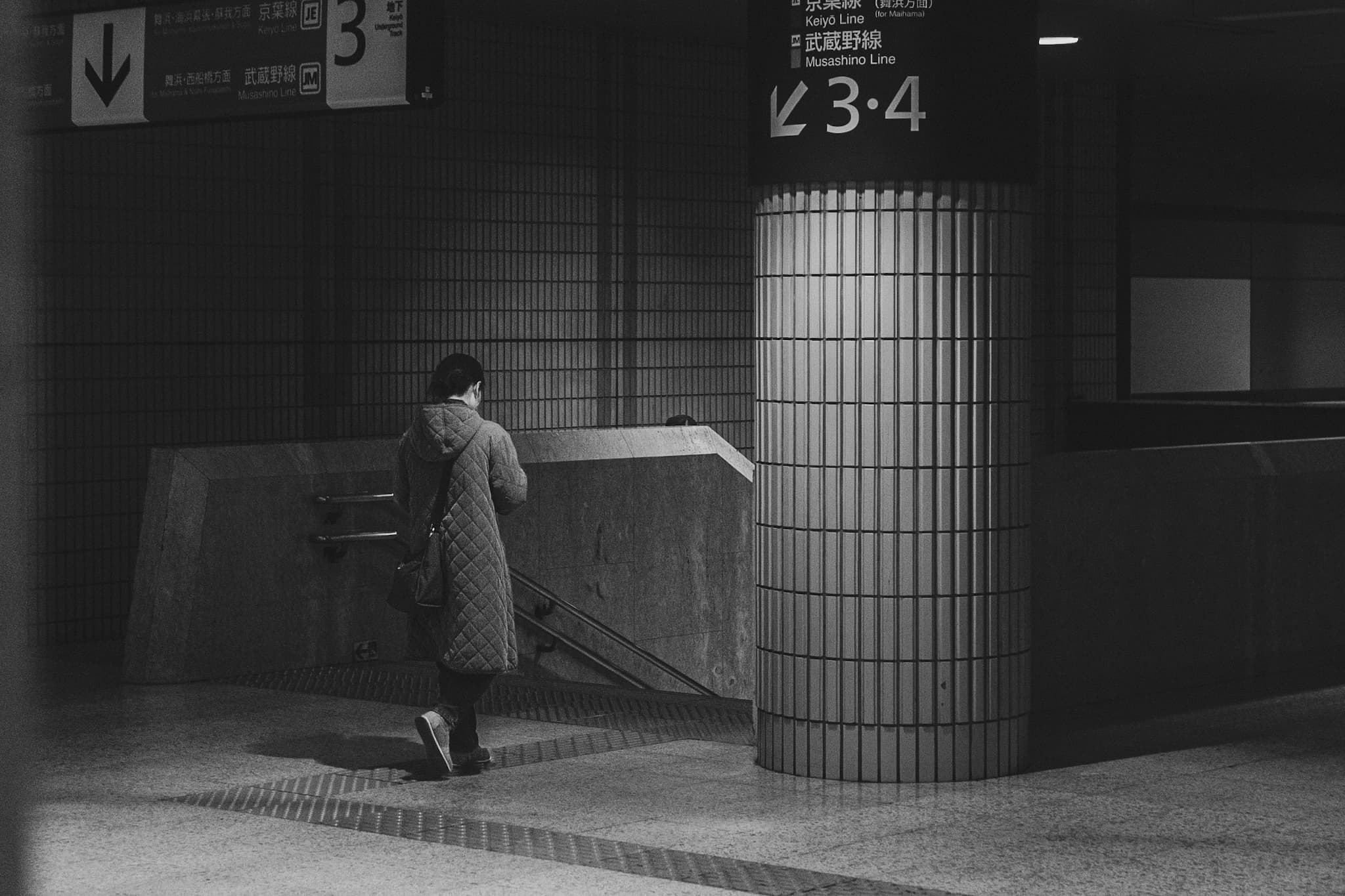 photograph in tokyo & kyoto, shot on NIKON F3 HP with NIKKOR 50MM F/1.4, ILFORD HP5 PLUS 400