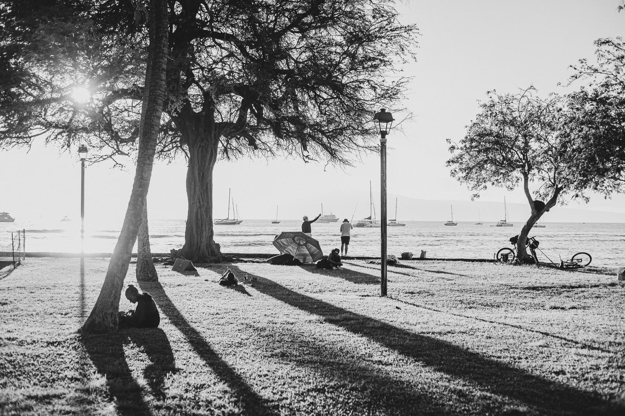 photograph in lahaina, shot on NIKON F3 HP with NIKKOR 50MM F/1.4, ILFORD HP5 PLUS 400