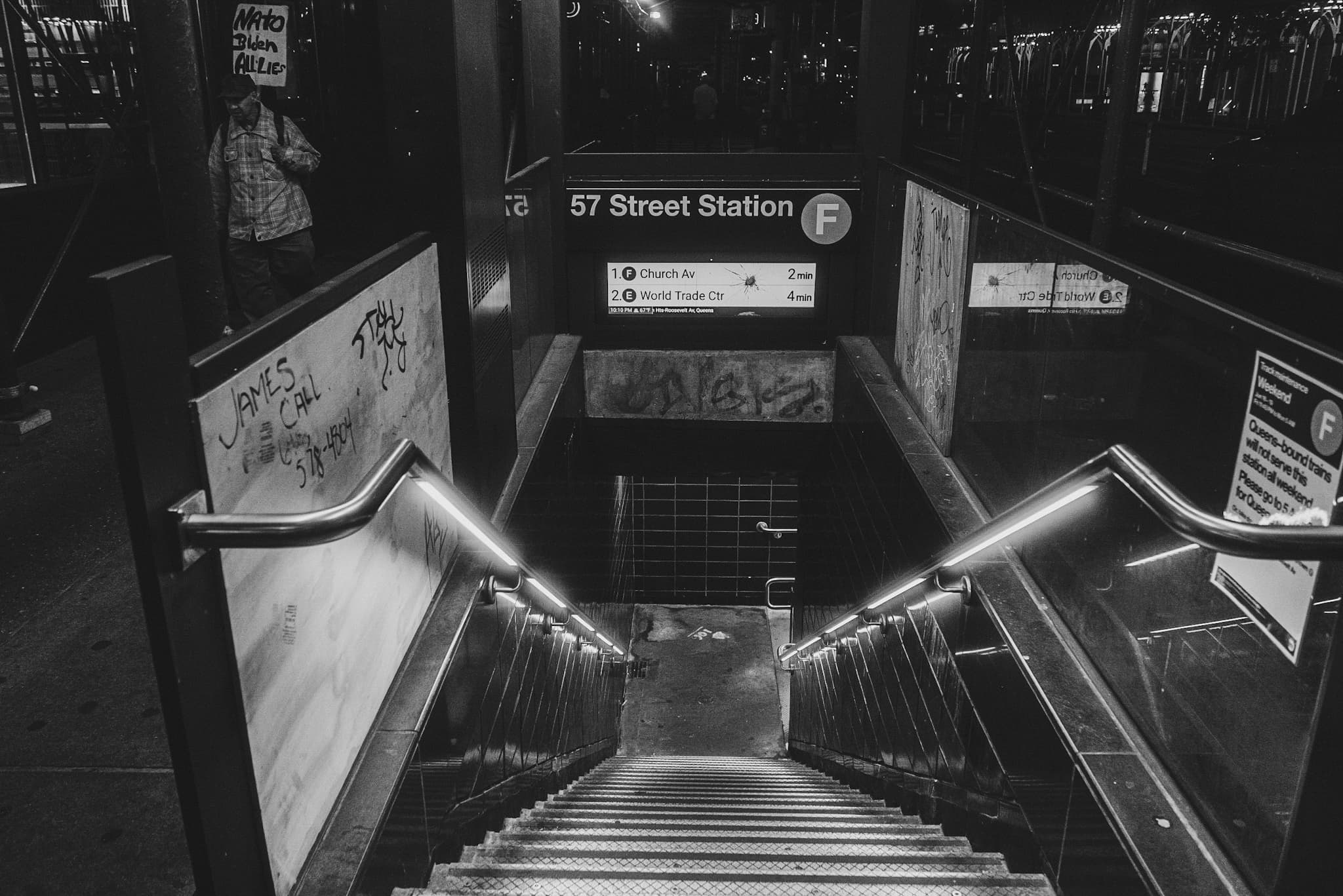 photograph in new york, shot on NIKON F3 HP with NIKKOR 50MM F/1.4, ILFORD HP5 PLUS 400