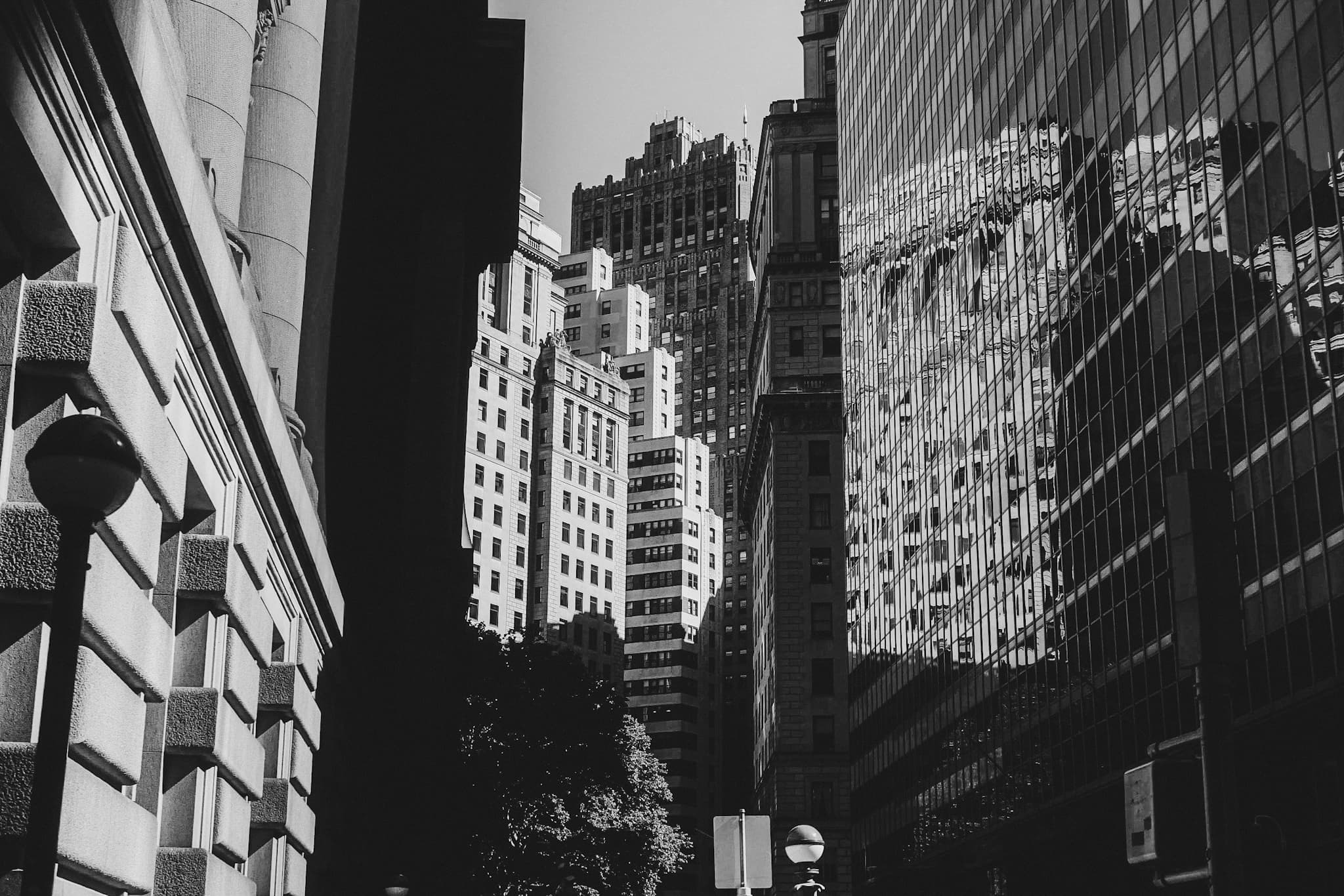 photograph in new york, shot on NIKON F3 HP with NIKKOR 50MM F/1.4, ILFORD HP5 PLUS 400
